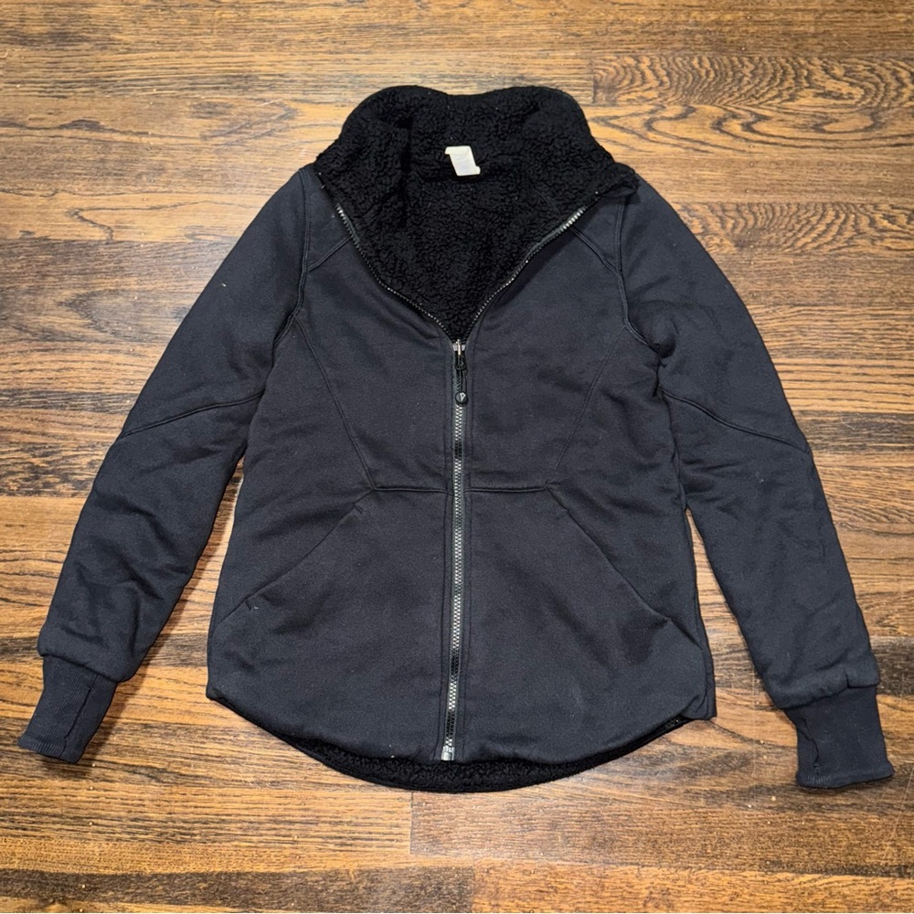 Ivivva Kids Sportswear Black Fleece Zip Jacket soft Sherpa lining size 12